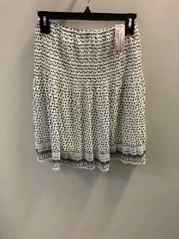 MAX STUDIO Dresses and Skirts Size S WHT/BLK DOTS Skirt