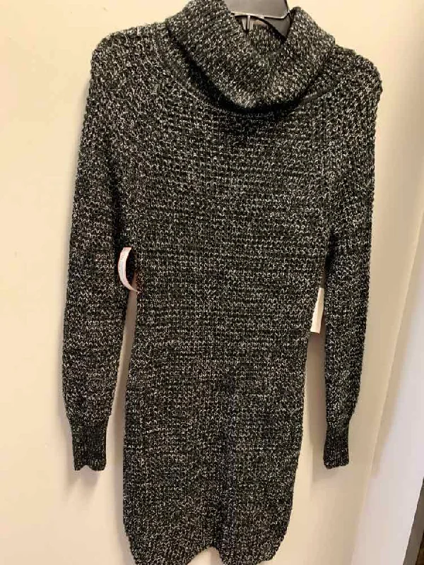 NWT BLACK TAPE Dresses and Skirts Size S BLK/WHT SWEATER TURTLENECK Dress